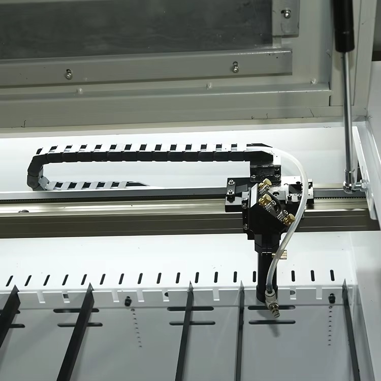 Industrial High Power CNC CO2  - Industrial Laser Fabric Cutting Machine recension och pris